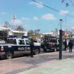 Policías de Cancún exigen pago de aumento salarial