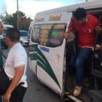 Obligarán a respetar cupo en transporte; bajarán a usuarios