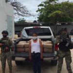 ASEGURAN EN QUINTANA ROO UN VEHÍCULO CON APROXIMADAMENTE 160 KILOGRAMOS DE PRESUNTA MARIHUANA