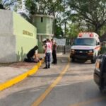 Hombre se corta las venas en la entrada del cuartel militar en Cancún