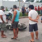 Choque entre camioneta y motocicleta deja dos lesionados sobre la avenida Chac-Mool