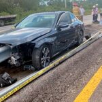 Muere una mujer prensada al chocar en su Mercedes