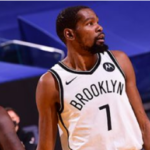 NBA multa a Kevin Durant por insultos a actor en redes sociales