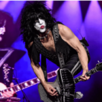 Kiss comparte «I Was Made For Lovin’ You», de su próximo disco en vivo, ‘Off the Soundboard: Tokyo 2001’