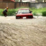 Fuerte lluvia provoca inundaciones y deslaves en Nuevo León