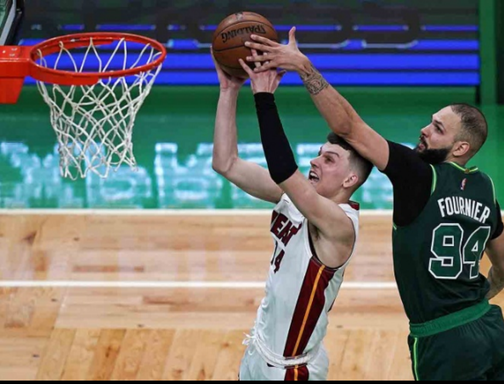 Heat asegura los playoffs a costa de Celtics