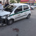 Taxista embiste a un policía en la supermanzana 258