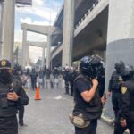 Repliega policía de CDMX a desplazados triquis que protestaban pacíficamente frente a CNDH