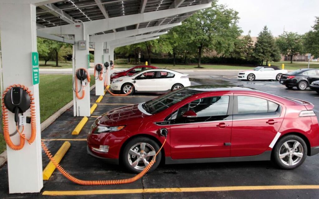 México podría imponer aranceles a Estados Unidos por política fiscal sobre autos eléctricos