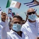 México duplica cifra de médicos cubanos contratados