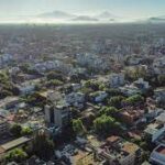 Ciudad de México se convierte en un paraíso del trabajo remoto para estadounidenses, pero los residentes locales están siendo excluidos