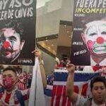 Afición de Chivas protestó contra el equipo en la Ciudad de México