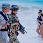 México despliega a sus militares en zonas turísticas de playa para frenar los crímenes