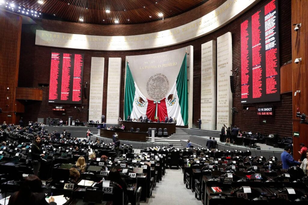 Diputados aprueban Presupuesto 2023 de México con déficit fiscal y pensiones al alza