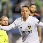 Chicharito duda en volver a Chivas