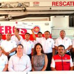 Grupo Cumbres entrega donativo a Bomberos de Cancún