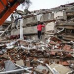 Sube a 5 mil la cifra de muertos por temblor en Turquía