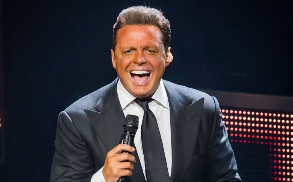 Luis Miguel le hace el feo a un fan y le niega tomarse una foto con él