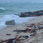 Al menos 62 migrantes mueren tras naufragar en la costa sur de Italia