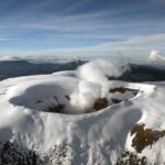 Colombia inicia evacuación por riesgo de erupción de volcán