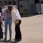 "¡Increíble ataque en bachillerato de Durango! Señora desata su furia contra una inocente estudiante de 17 años. Detalles escalofriantes aquí"