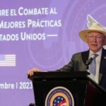 El 70% de las armas que llegan a México proviene de Estados Unidos: Ken Salazar