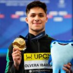 Osmar Olvera se cuelga la medalla de oro