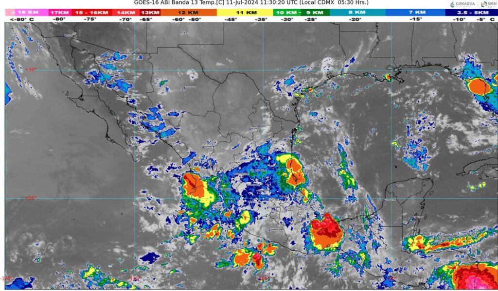 Dos ondas tropicales, 8 y 9, afectan a México