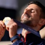 Novak Djokovic cumple su sueño olímpico al vencer a Alcaraz y llevarse el oro en París 2024