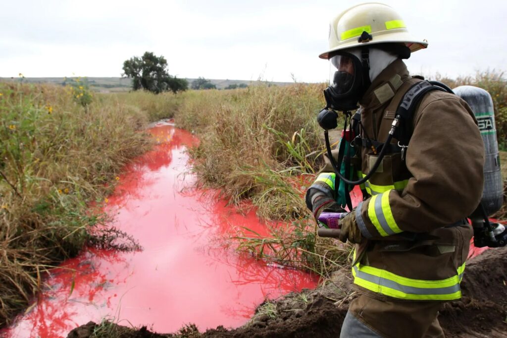 Habitantes de Papantal acusan daños por un derrame de PEMEX