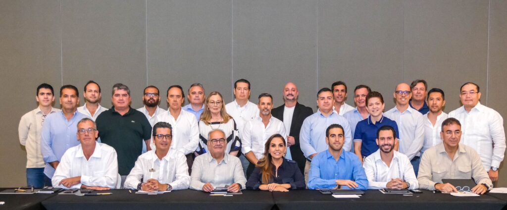 Hoteleros reconocen capacidad de gestión y compromiso de Mara Lezama para el Corredor Turístico Cancún-Costa Mujeres ante Claudia Sheinbaum, primera mujer presidenta de México