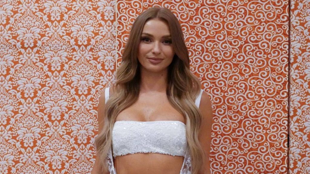 Irina Baeva aclara su situación con Gabriel Soto tras ser vistos juntos