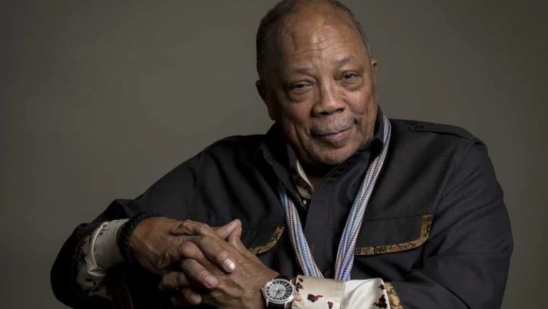 Murió Quincy Jones, músico que trabajó con Michael Jackson y Frank Sinatra