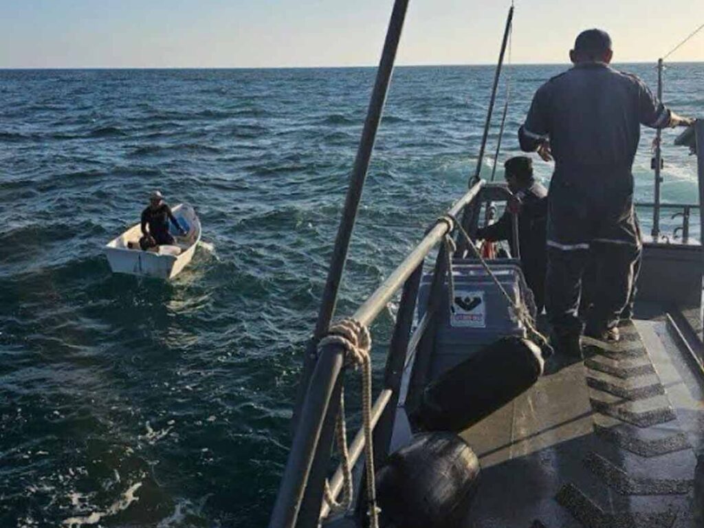 Semar rescata a náufrago tras dos días en la mar de Yucatán