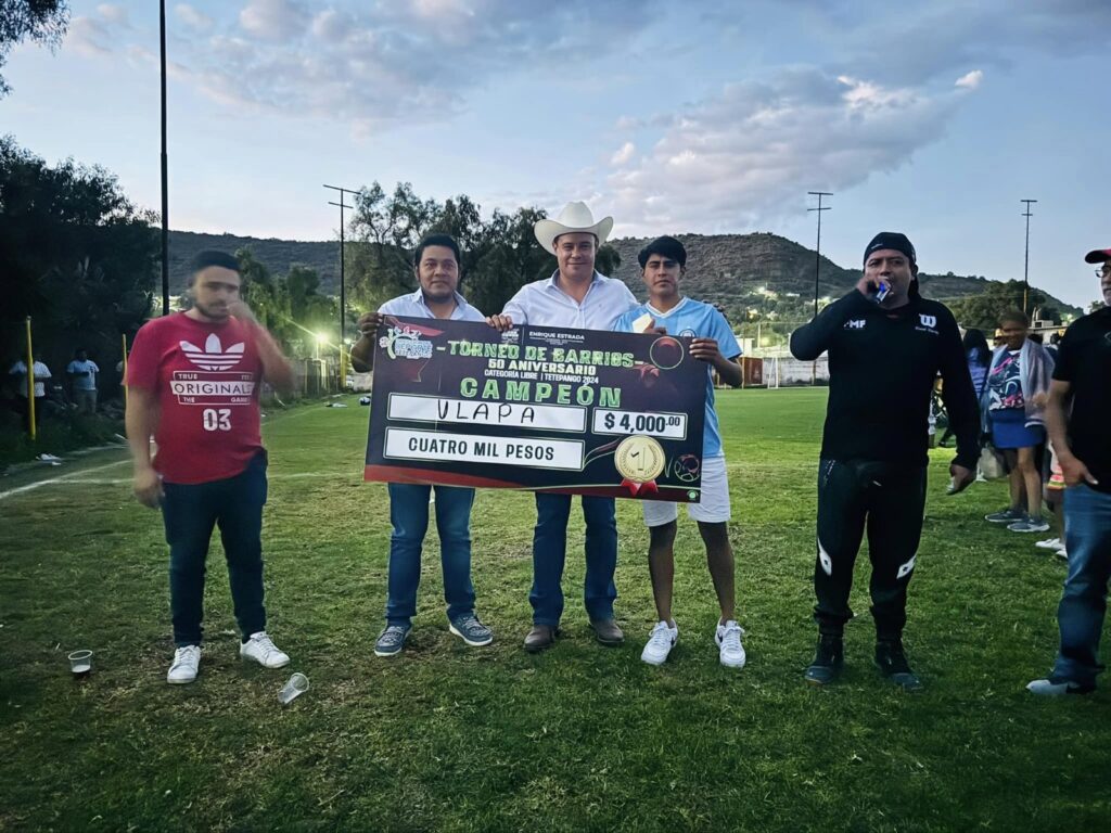 Enrique Estrada impulsa el deporte en Tetepango con la premiación del Torneo de Barrios