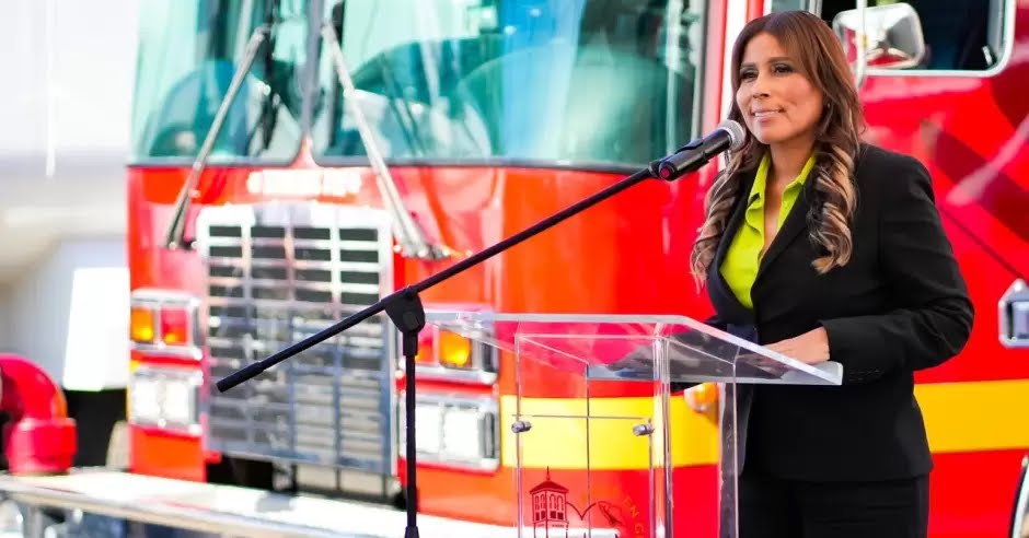 Entrega alcaldesa Claudia Agatón equipamiento a Bomberos y Protección Civil