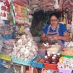 Veladoras aromáticas para atraer amor y prosperidad: negocio tradicional en mercado de Tuxtla