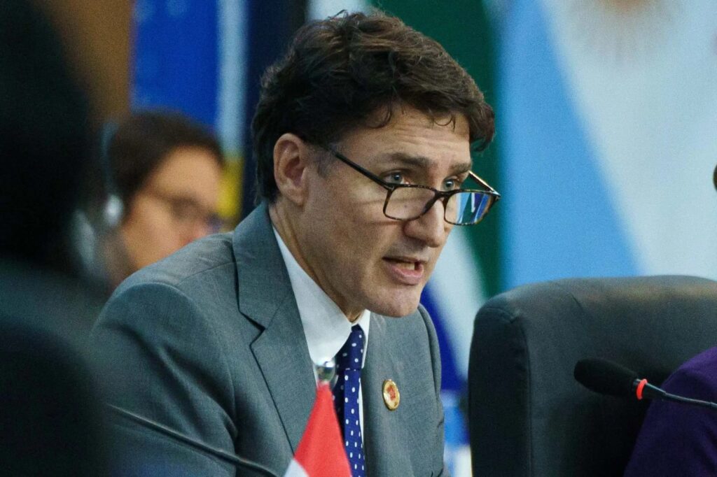 Renuncia primer ministro de Canadá y líder del Partido Liberal