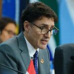 Renuncia primer ministro de Canadá y líder del Partido Liberal