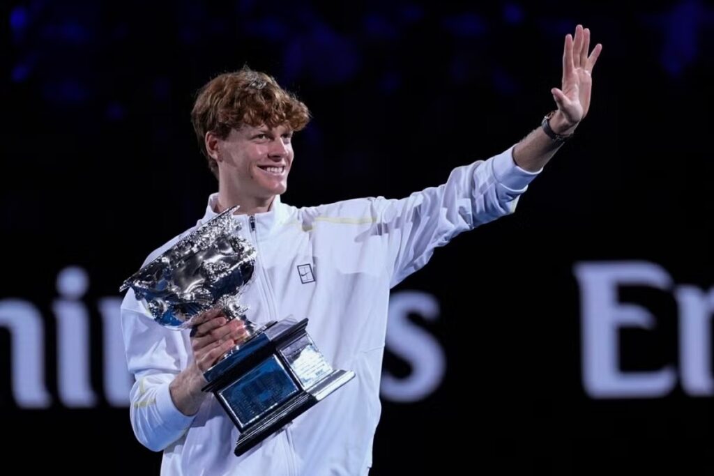 Jannik Sinner se corona campeón del Abierto de Australia 2025 tras vencer a Zverev en tres sets