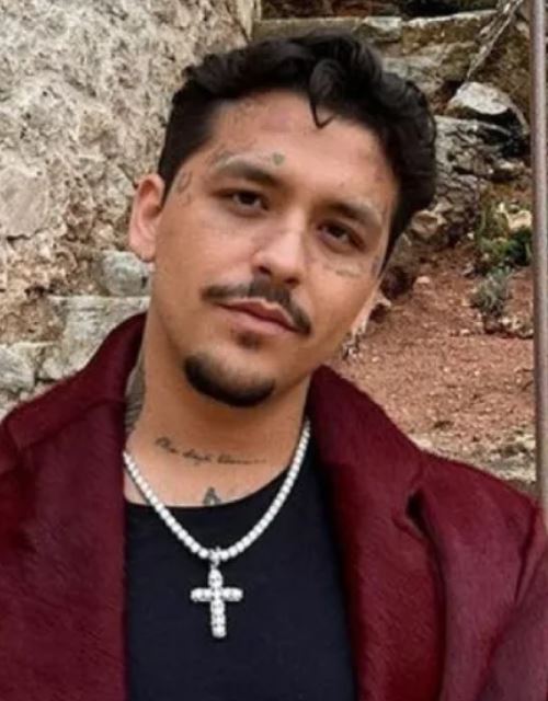 Christian Nodal reaparece con cambio de imagen y sus fans reaccionan sorprendidos