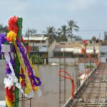 Día del Albañil 2025; La razón por la que ponen una cruz en las obras de construcción