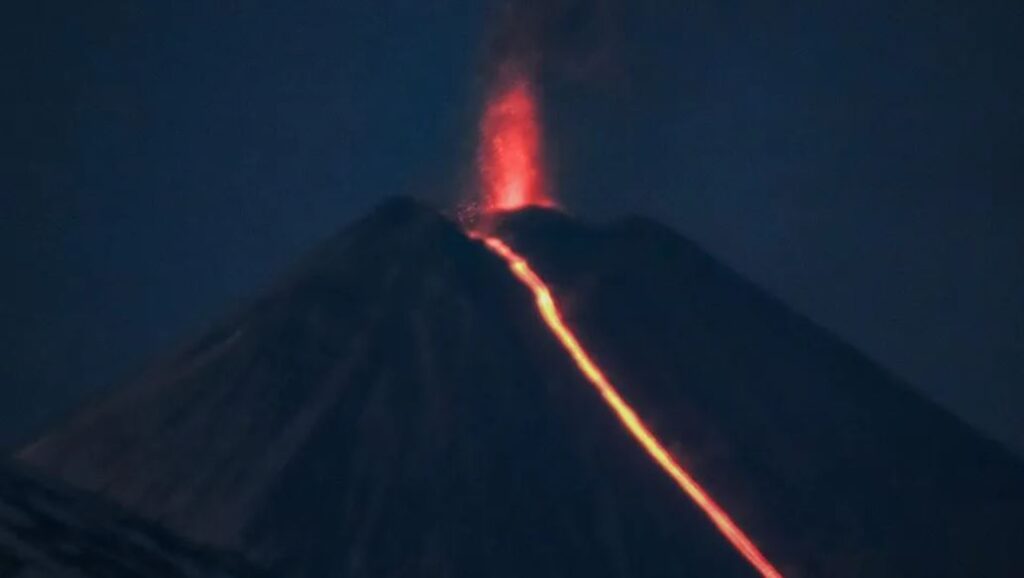 Terremoto activó siete volcanes en Rusia, algo no visto en 300 años