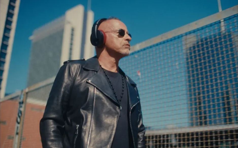 Eros Ramazzotti comparte «Mi día preferido», el nuevo sencillo que presentará en México como parte de su gira