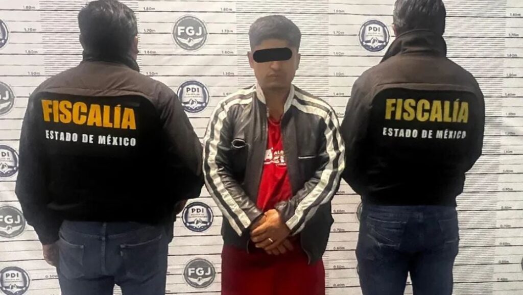 Detienen en flagrancia a extorsionador en el Estado de México; pedía 100 mil pesos a su exjefe