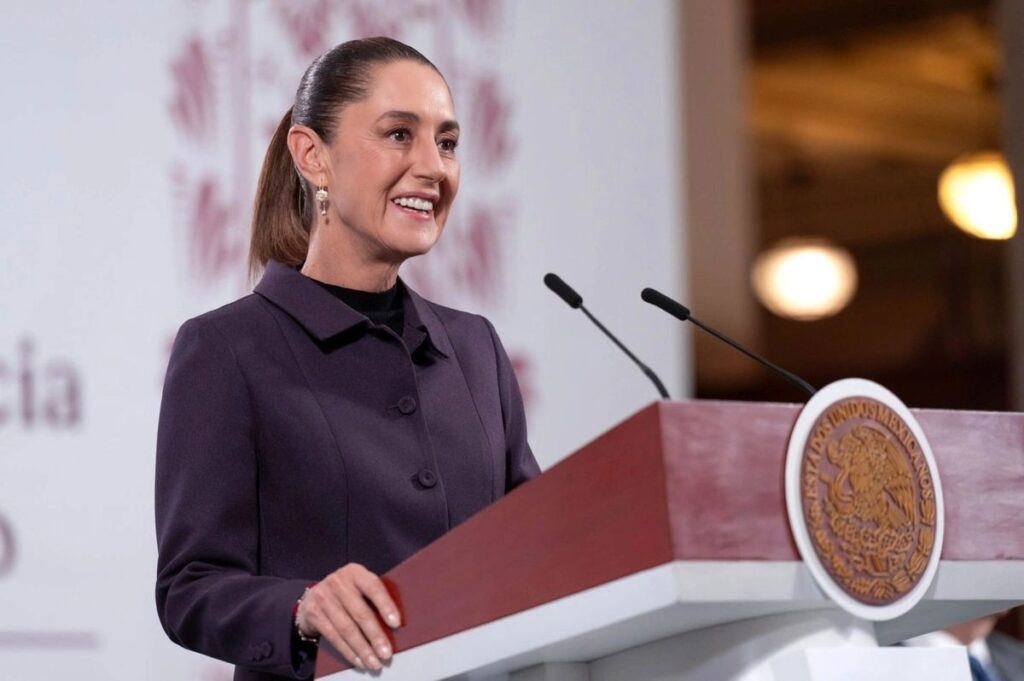 Sheinbaum rechaza negociación «en lo oscurito» con Salinas Pliego; «fuera de la ley, nunca», dice