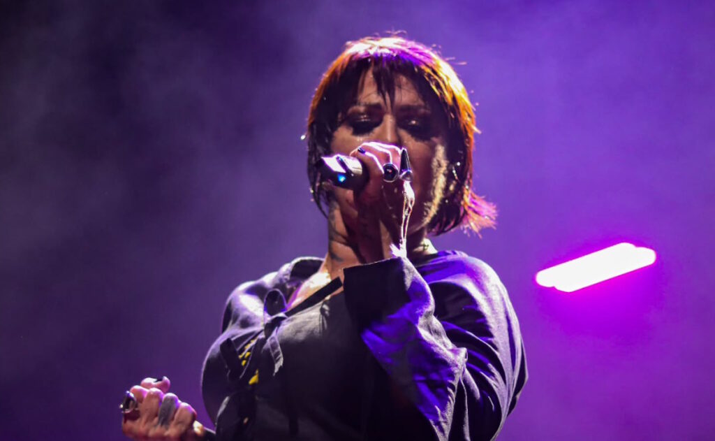 Someten a cirugía a Alejandra Guzmán