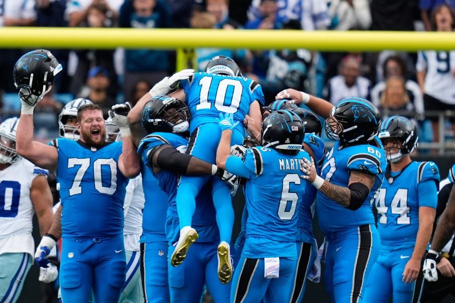 Carolina vence a Dallas como local por primera vez en tres años