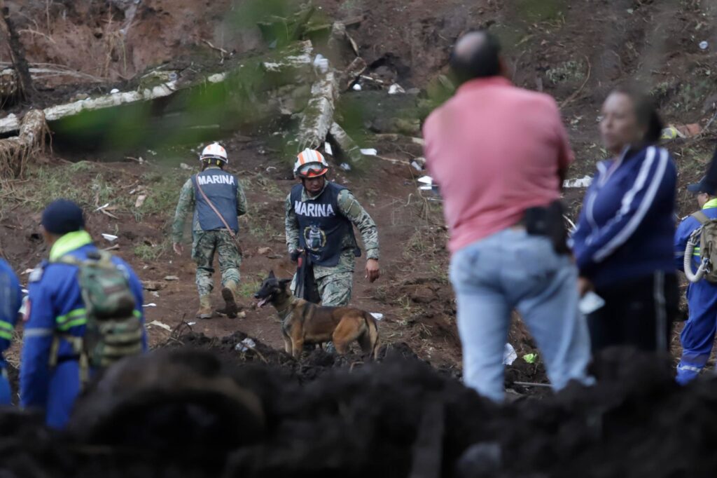 Suman 64 muertos y 65 desaparecidos por lluvias en el país
