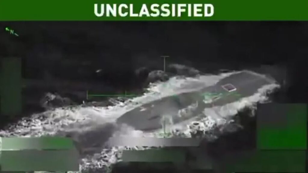 Estados Unidos repatria dos sobrevivientes de ataque a submarino a Colombia y Ecuador tras detención